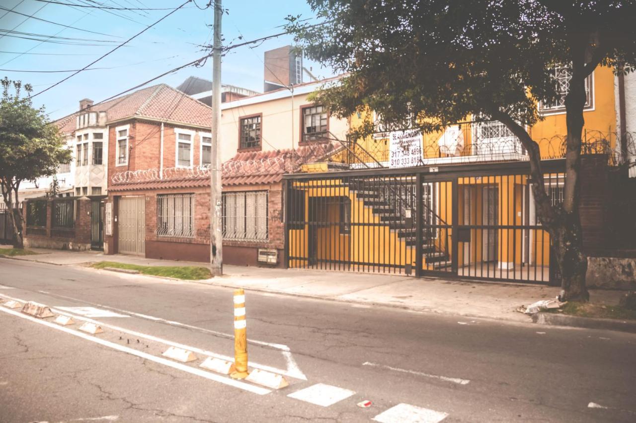 Hermosos apartaestudios 03 y 05 con WIFI Bogotá Exterior foto