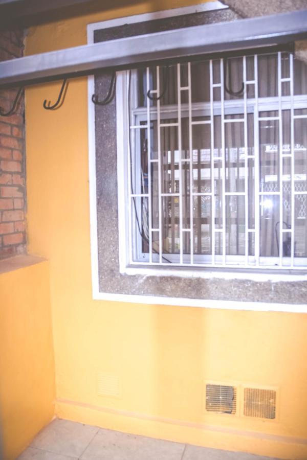 Hermosos apartaestudios 03 y 05 con WIFI Bogotá Exterior foto